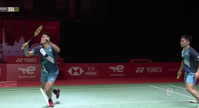 篮球比赛中 篮球比赛中